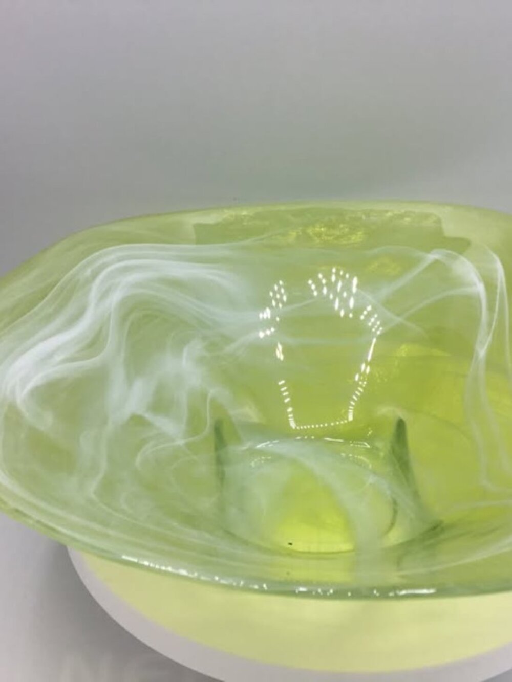 GREEN & WHITE SWIRL ART GLASS BOWL